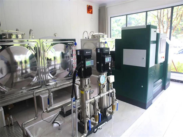 長沙新建兩座不鏽鋼管道直飲水服務亭